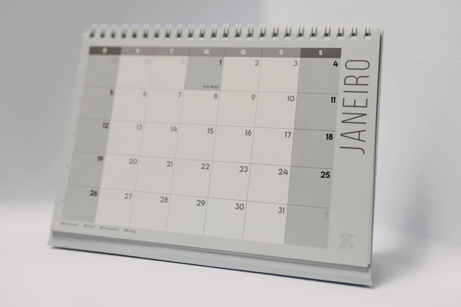 Minimalista asztali naptár a januári hónappal